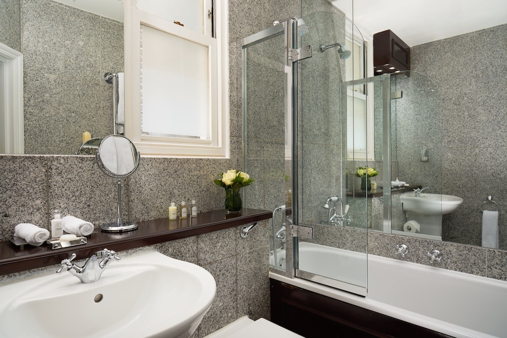 Bathroom, The Pelham London - Starhotels Collezione