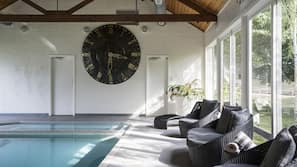 Indoor pool, pool loungers