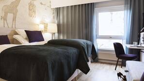 Allergitestet sengetøy, safe på rommet, skrivebord og strykejern/-brett