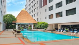 Twin Towers Hotel
