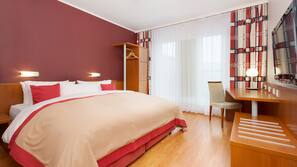 Allergikerbettwaren, Minibar, Zimmersafe, Schreibtisch