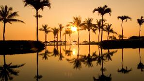 2 outdoor pools, pool umbrellas, sun loungers