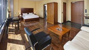 Premium bedding, in-room safe, desk, soundproofing