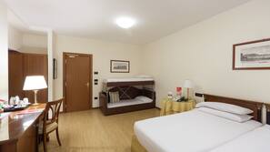 Biancheria da letto di alta qualità, copriletto in piuma, minibar