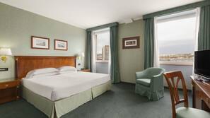 Biancheria da letto di alta qualità, copriletto in piuma, minibar