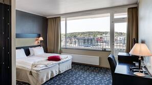 Minibar, gratis wi-fi, sengetøy og rullestoltilpasning