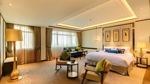 Minibar, in-room safe, desk, iron/ironing board