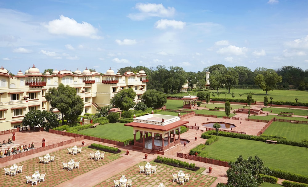 Outdoor wedding area, Jai Mahal Palace