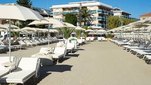 Spiaggia privata nelle vicinanze, lettini da mare, ombrelloni