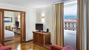 Minibar, in-room safe, desk, soundproofing