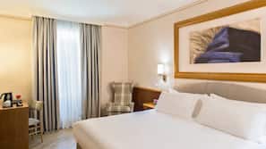 Minibar, in-room safe, desk, soundproofing