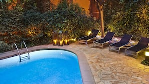 Outdoor pool, pool loungers