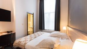 Minibar, coffre-forts dans les chambres, bureau
