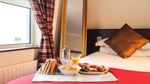 Individually decorated, cots/infant beds, free WiFi, linens