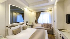 Hypo-allergenic bedding, minibar, in-room safe, blackout curtains