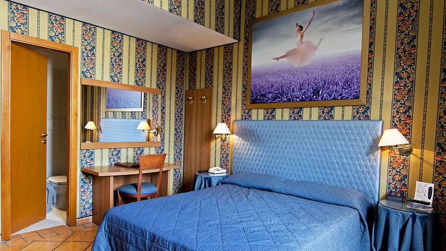Hotel Lirico