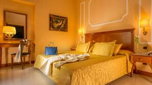 In-room safe, blackout drapes, free WiFi