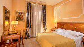 In-room safe, blackout drapes, free WiFi