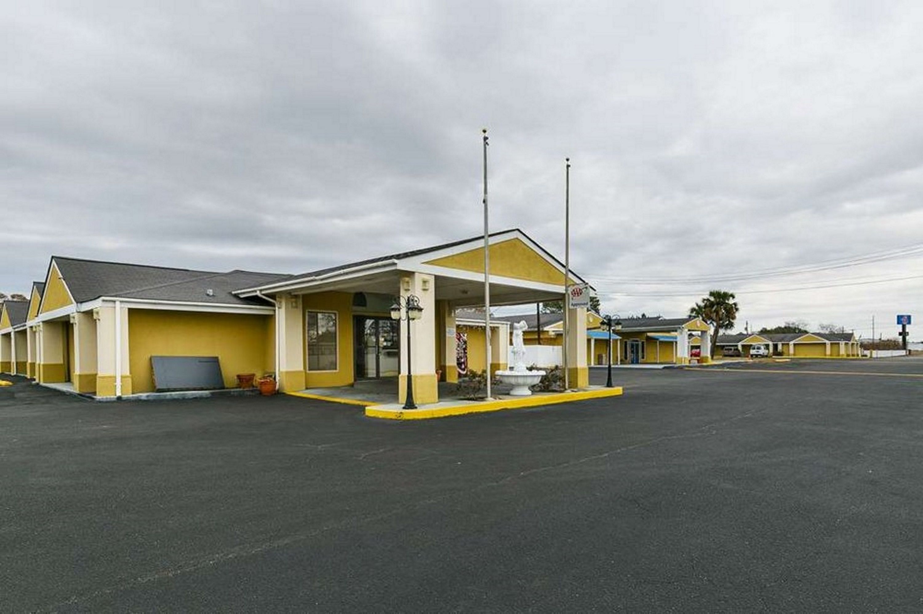 Hilcrest Inn & Suites in Enterprise, United States