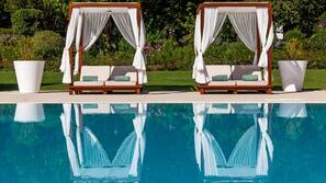 Piscine couverte, piscine extérieure