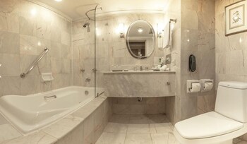 Arnoma Grand Bangkok 45 Room Prices Reviews Travelocity Arnoma Grand Bangkok 45 Room Prices Reviews Travelocity