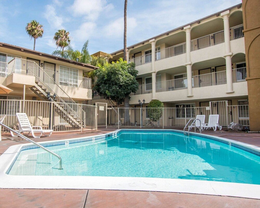 Rodeway Inn Convention Center Los Angeles 2019 Room