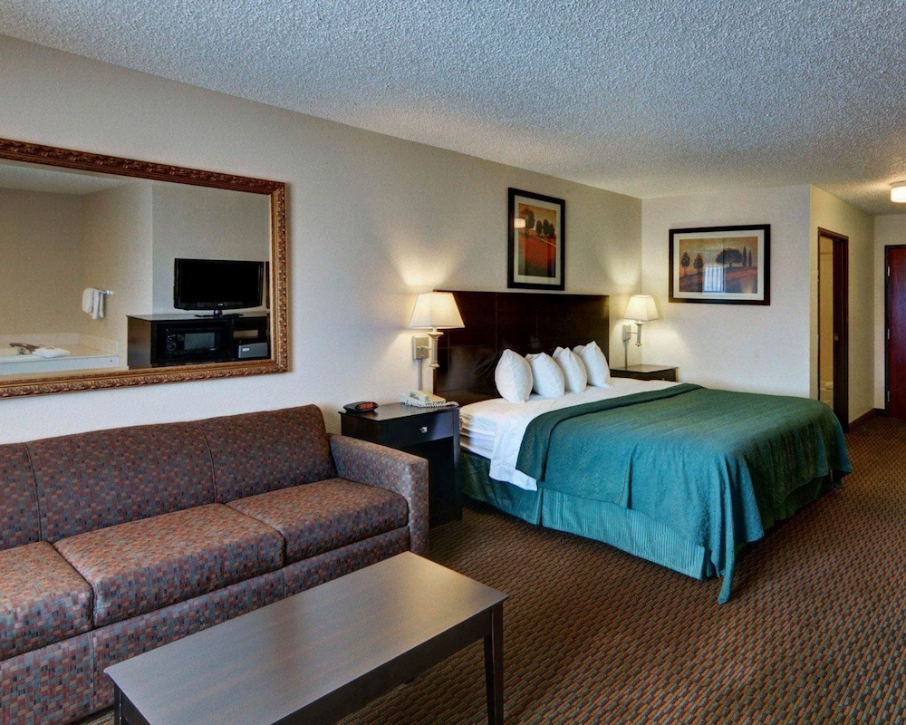 Quality Inn & Suites Wichita Falls I-44