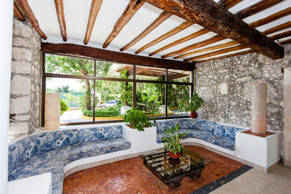 Lobby sitting area, Casa del Mar Cozumel Hotel & Dive Resort