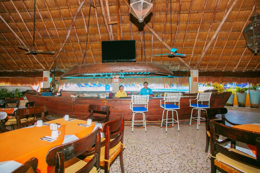 Snack bar, Casa del Mar Cozumel Hotel & Dive Resort