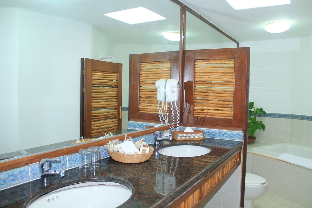 Bathroom sink, Casa del Mar Cozumel Hotel & Dive Resort