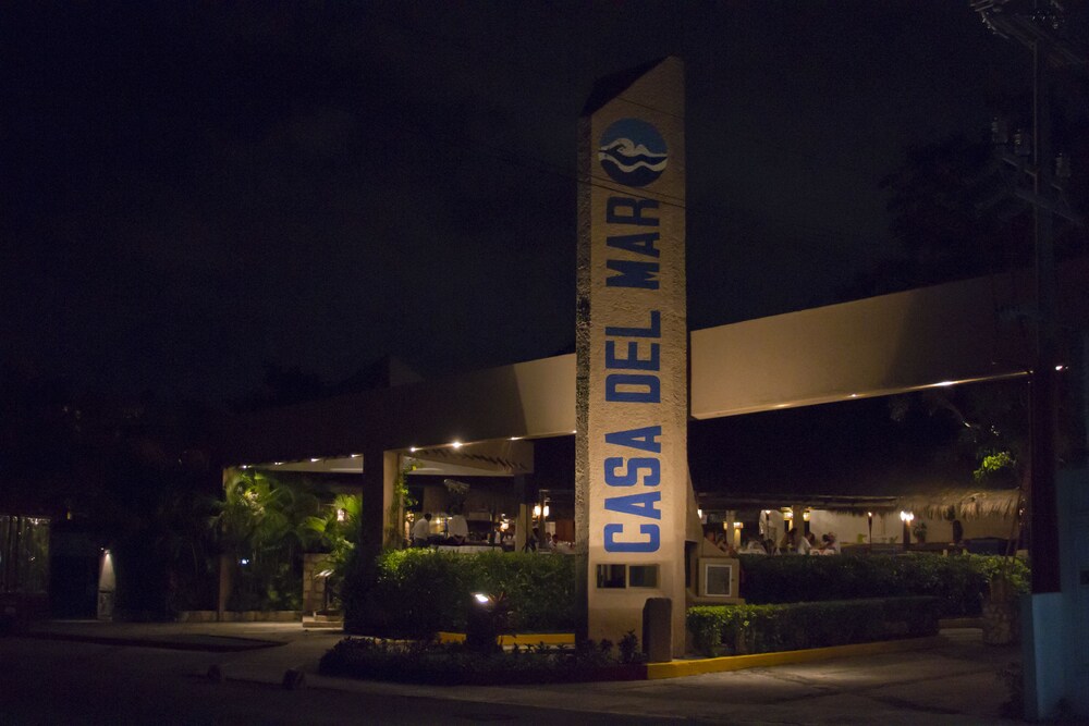 Front of property - evening/night, Casa del Mar Cozumel Hotel & Dive Resort