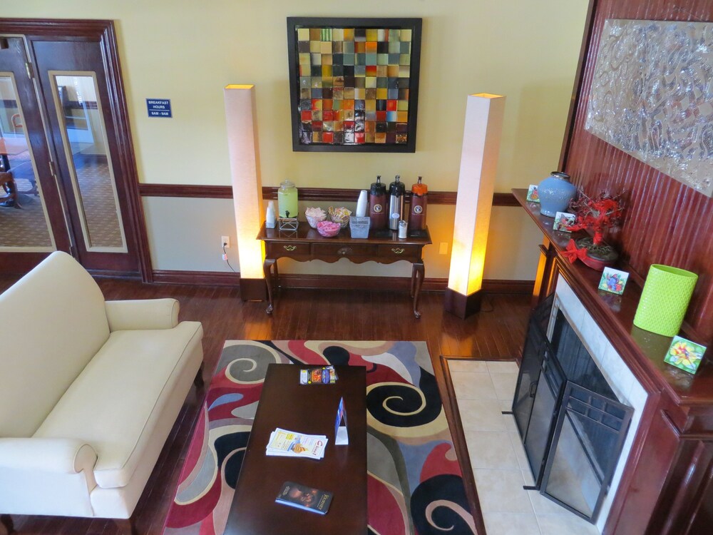 11 Best Hotels With Indoor Pool In Savannah, Trip101