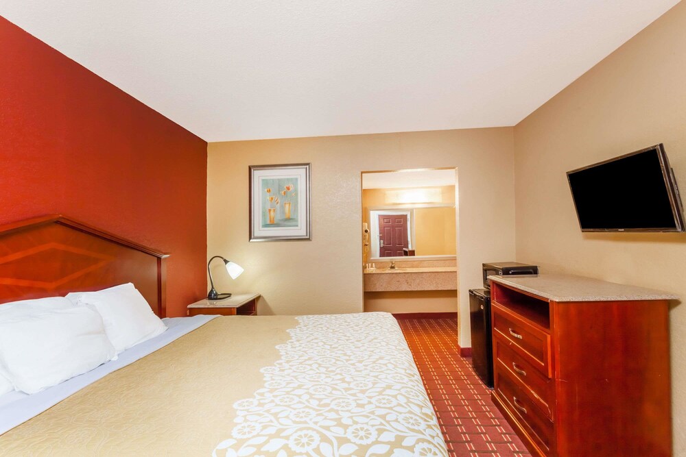 Room, Days Inn by Wyndham Columbia