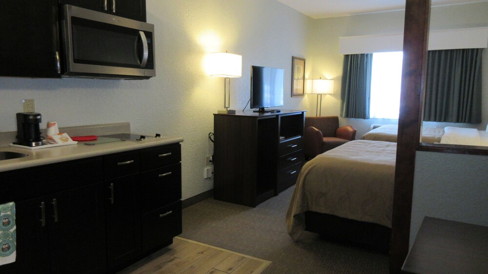 Quality Inn & Suites West