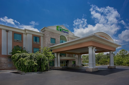 Great Place to stay Holiday Inn Express & Suites Corbin near Corbin 