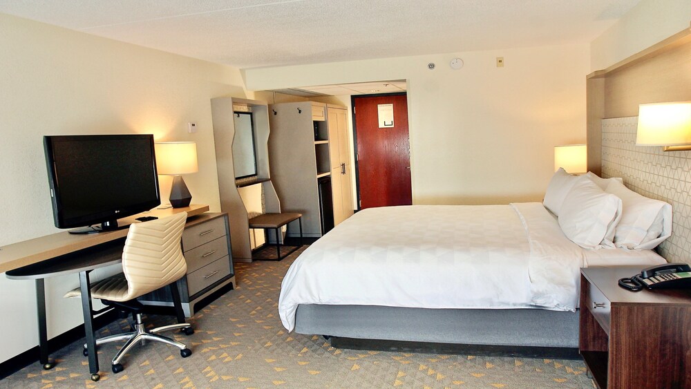 Holiday Inn Hotel & Suites Overland Park - Convention Center, an IHG Hotel