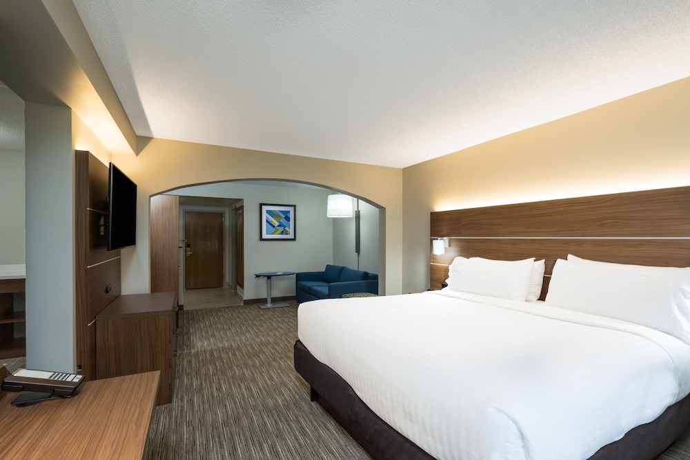 Holiday Inn Express Hotel & Suites Louisville East, an IHG Hotel