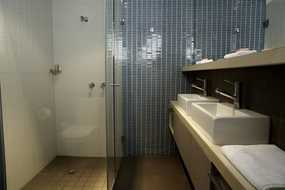 Bathroom, Best Western Melbourne City