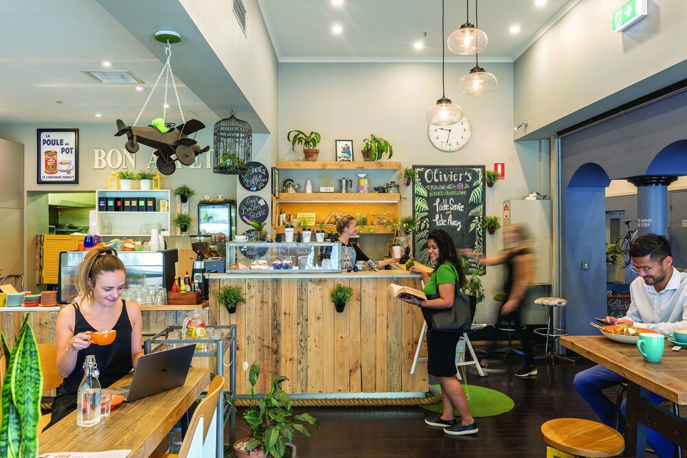 Breakfast area, Best Western Melbourne City