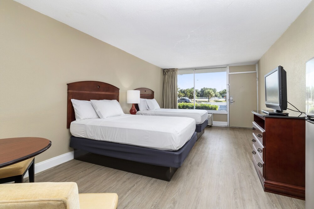 Stayable Suites Lakeland