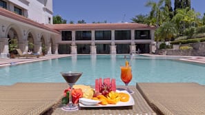 Outdoor pool, pool loungers
