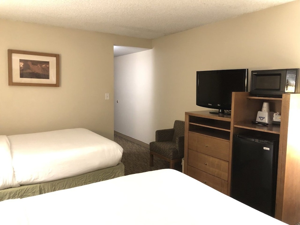 Days Hotel by Wyndham Peoria Glendale Area