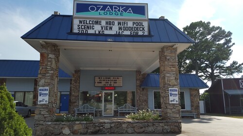 Great Place to stay Ozarka Lodge near Eureka Springs 