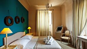 Frigobar, cofres nos quartos, individualmente decorados