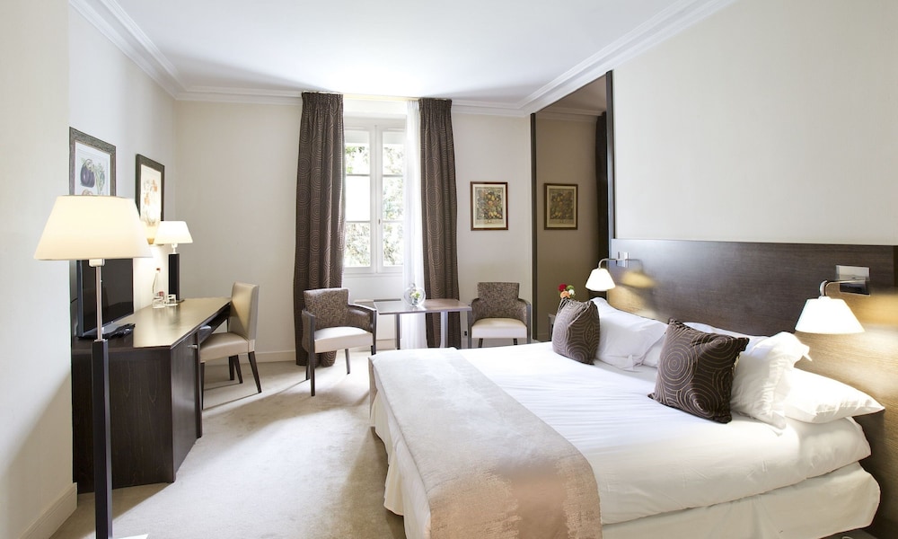 5 Star Hotels
