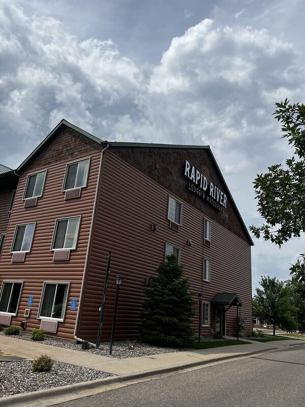 Rapid River Lodge in Baxter, MN | Expedia