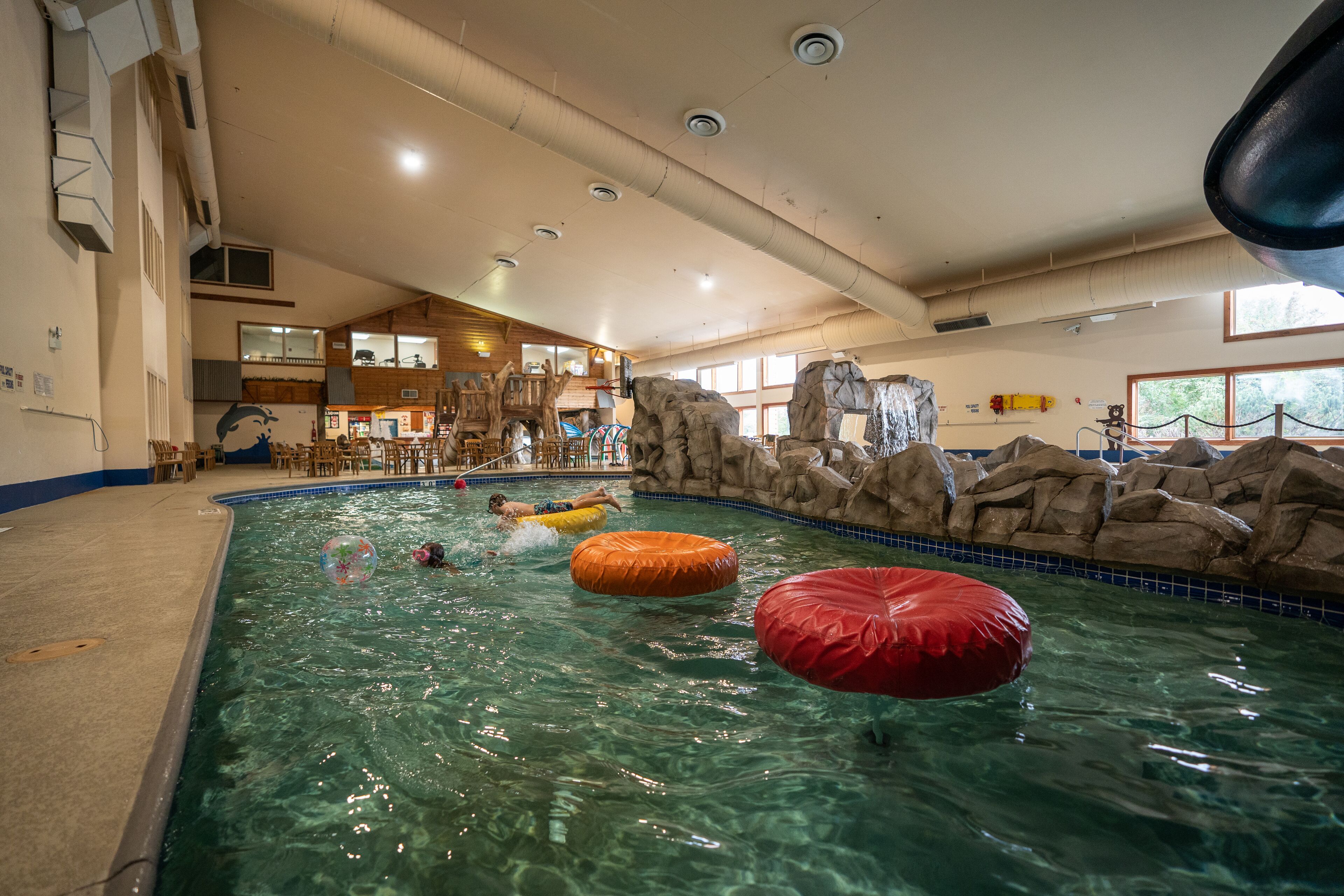 rapid suites lodge comfort river indoor pool