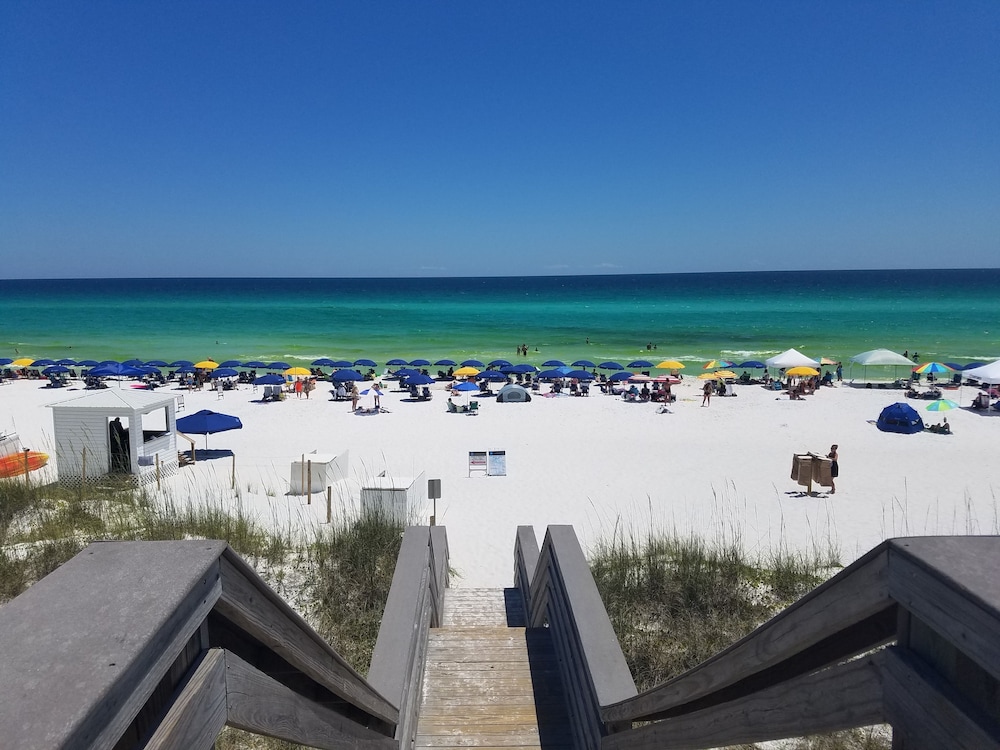 Embassy Suites Hotel Destin Miramar Beach, Miramar Beach: $128 Room