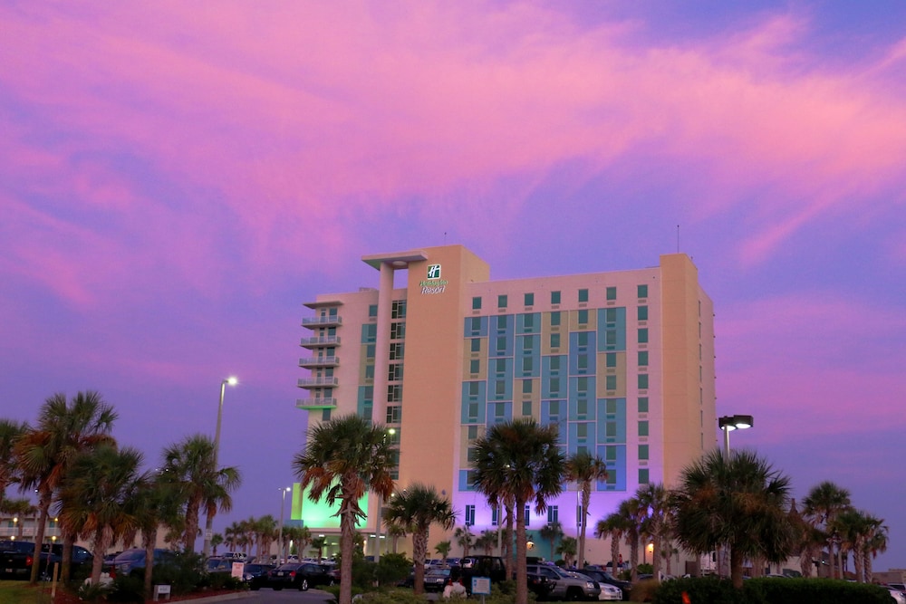 Front of property - evening/night, Holiday Inn Resort Pensacola Beach, an IHG Hotel