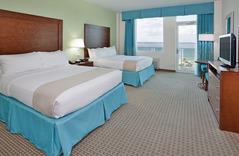 Room, Holiday Inn Resort Pensacola Beach, an IHG Hotel